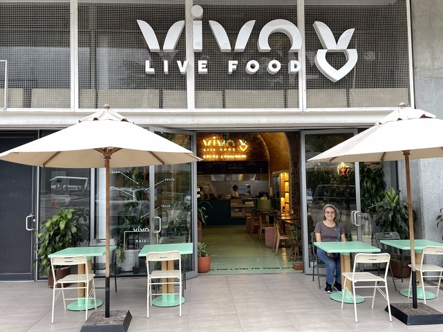 First meal in Medellín at Vivo Live Food